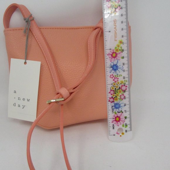 - A NEW DAY CROSSBODY BAG SHOULDER BAG CORAL NEW WITH TAGS! - Picture 10 of 11